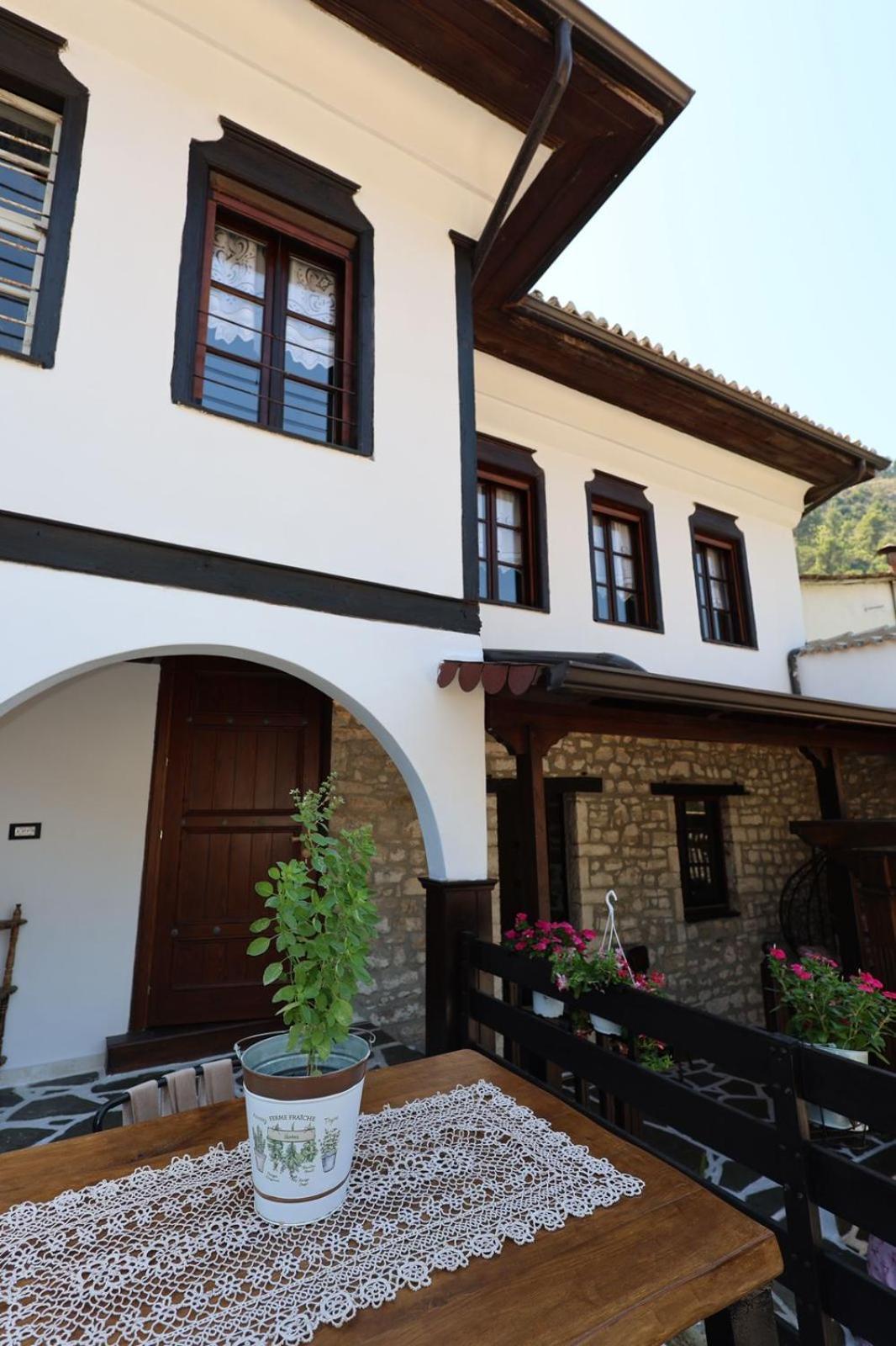 Ador Boutique Hotel Berat Exterior photo