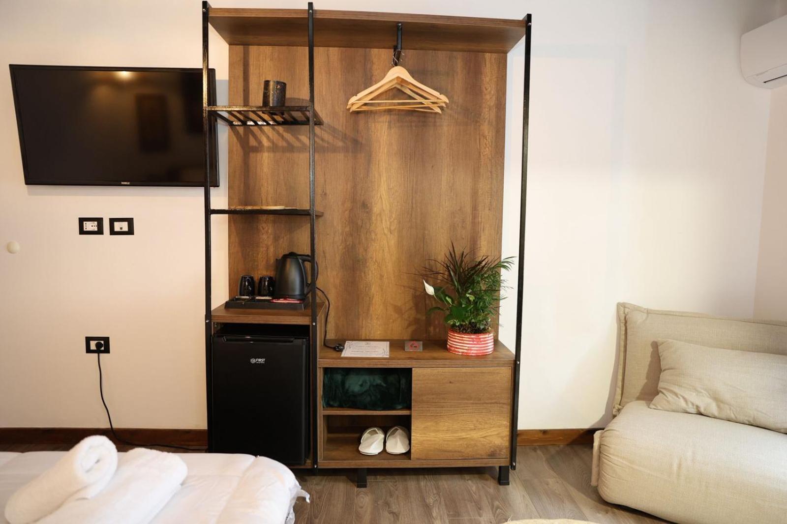 Ador Boutique Hotel Berat Exterior photo