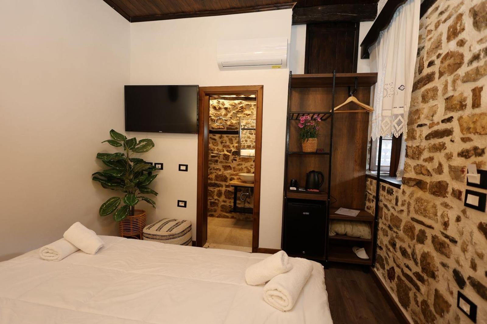 Ador Boutique Hotel Berat Exterior photo