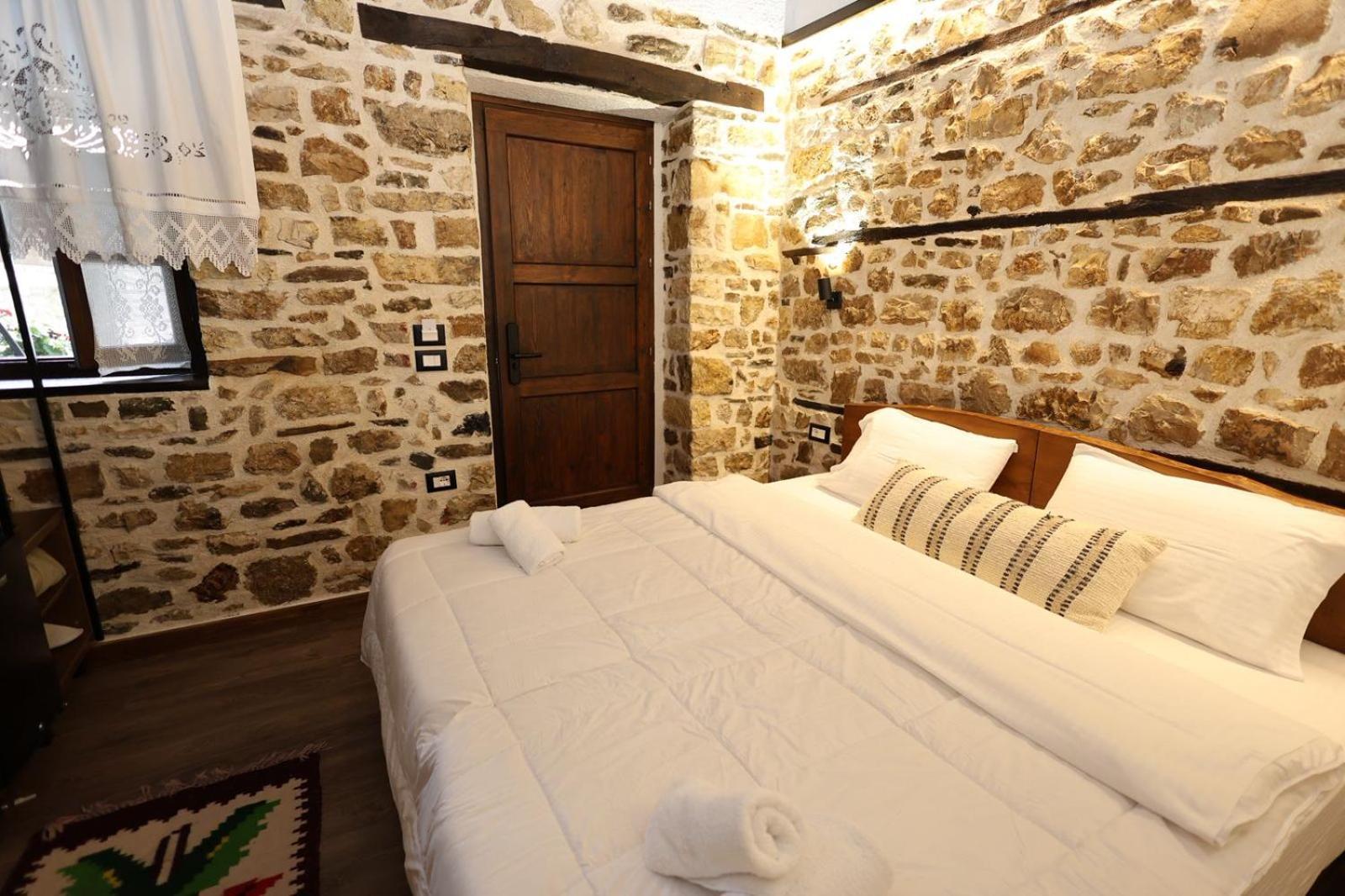 Ador Boutique Hotel Berat Exterior photo